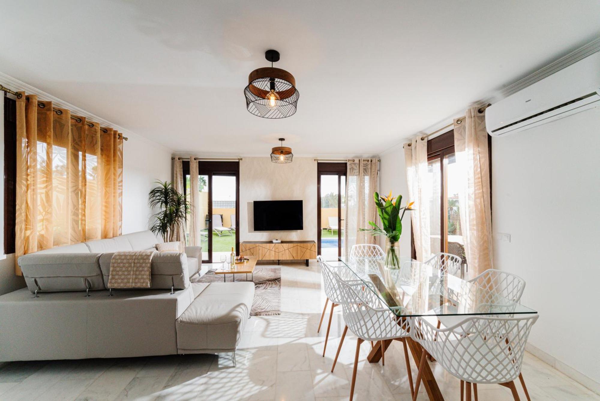 Villa With 4 Bedrooms And Private Heated Pool 산미겔데아보나 외부 사진